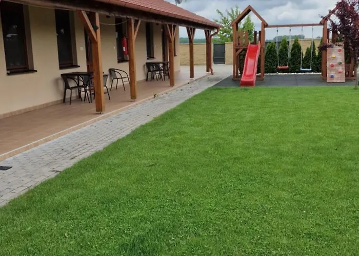 Royal 2 * Veľký Meder